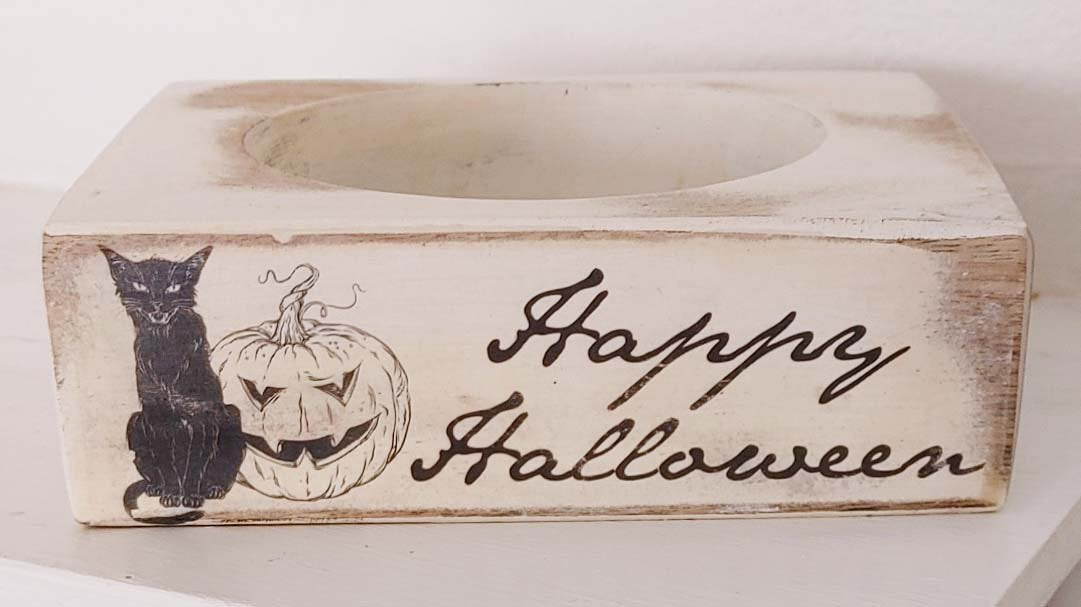 Here comes HALLOWeeN and this candy dish is a must have!!!